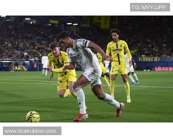 西甲激战：多特蒙德凭神扑力克皇马全场沸腾的精彩瞬间分析