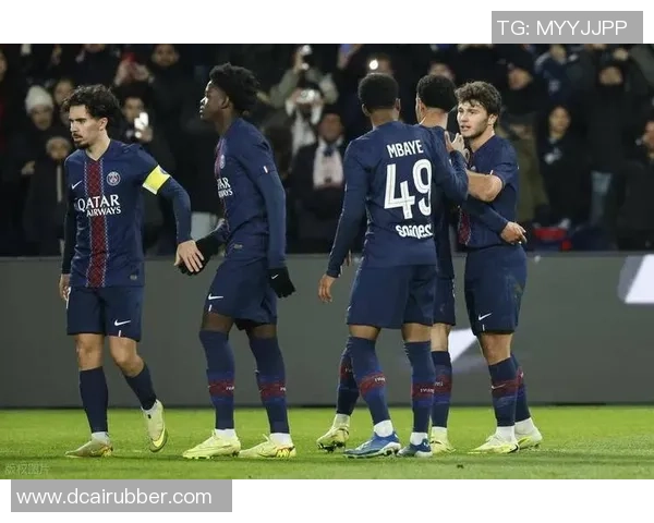 欧联杯惊心动魄马竞绝杀巴黎圣日耳曼引发争议判罚全场沸腾