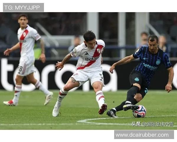 欧联杯曼联逆转国米精彩补时进球点燃全场激情瞬间分析